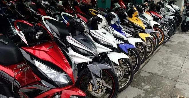 Mua xe máy cũ cần lưu ý gì để tránh tiền mất tật mang? - Ảnh 1.