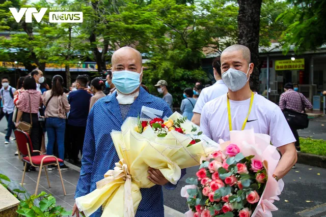 F0 phải can thiệp ECMO ở BV Thanh Nhàn kể chuyện trở về từ cõi chết - Ảnh 3. F0 phải can thiệp ECMO ở BV Thanh Nhàn kể chuyện trở về từ cõi chết - Ảnh 3.