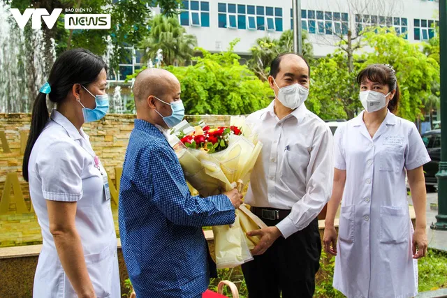 F0 phải can thiệp ECMO ở BV Thanh Nhàn kể chuyện trở về từ cõi chết - Ảnh 5. F0 phải can thiệp ECMO ở BV Thanh Nhàn kể chuyện trở về từ cõi chết - Ảnh 5.