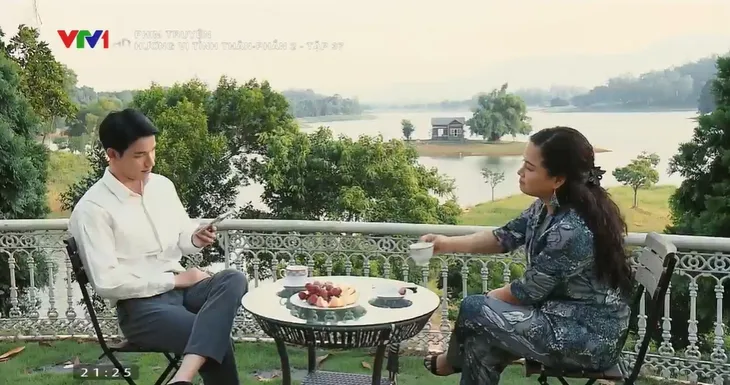 Hương vị tình thân: Cuộc chạm trán lịch sử, bà Sa lập mưu tố Nam là con kẻ giết người? - Ảnh 16. Hương vị tình thân: Cuộc chạm trán lịch sử, bà Sa lập mưu tố Nam là con kẻ giết người? - Ảnh 16.