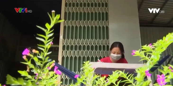 Học trực tuyến ở quê - Ảnh 1. Học trực tuyến ở quê - Ảnh 1.