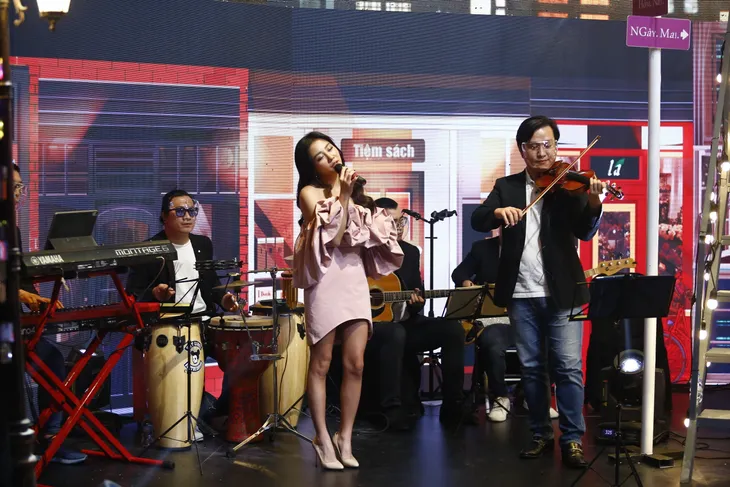 Lệ của Mùa hoa tìm lại mặc váy tham gia Hãy yêu nhau đi, Đồng cáu dọa đánh - Ảnh 4. Lệ của Mùa hoa tìm lại mặc váy tham gia Hãy yêu nhau đi, Đồng cáu dọa đánh - Ảnh 4.