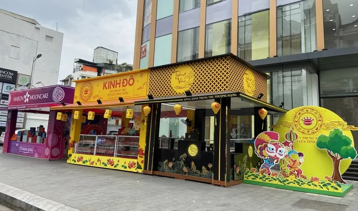Thị trường bánh Trung thu ế ẩm chưa từng thấy dù nhiều mẫu bánh độc lạ ra lò - Ảnh 1. Thị trường bánh Trung thu ế ẩm chưa từng thấy dù nhiều mẫu bánh độc lạ ra lò - Ảnh 1.
