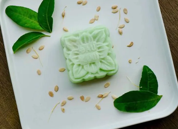 Thị trường bánh Trung thu ế ẩm chưa từng thấy dù nhiều mẫu bánh độc lạ ra lò - Ảnh 8. Thị trường bánh Trung thu ế ẩm chưa từng thấy dù nhiều mẫu bánh độc lạ ra lò - Ảnh 8.