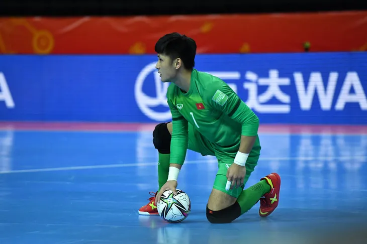 Buộc CH Séc phải chia điểm, ĐT futsal Việt Nam xuất sắc giành vé vào vòng 1/8 - Ảnh 6. Buộc CH Séc phải chia điểm, ĐT futsal Việt Nam xuất sắc giành vé vào vòng 1/8 - Ảnh 6.