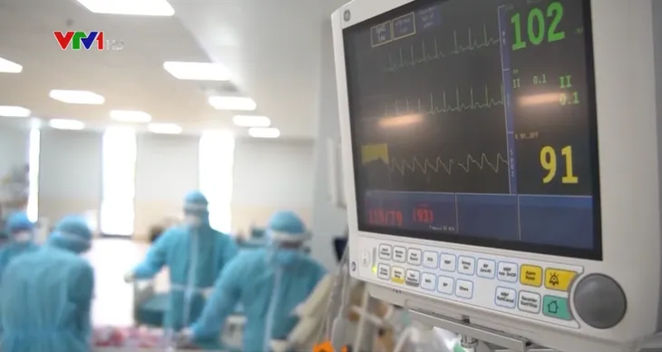 Những chiến sỹ áo trắng hết mình cống hiến trong phòng chống dịch - Ảnh 1. Những chiến sỹ áo trắng hết mình cống hiến trong phòng chống dịch - Ảnh 1.