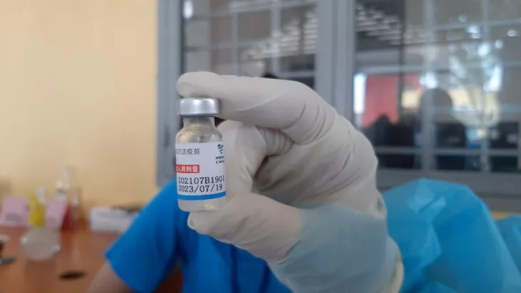 Người dân Bình Dương đồng loạt đi tiêm vaccine Vero Cell trong ngày Quốc khánh - Ảnh 11. Người dân Bình Dương đồng loạt đi tiêm vaccine Vero Cell trong ngày Quốc khánh - Ảnh 11.
