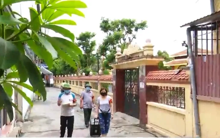 An sinh mùa dịch - Điểm tựa của lao động nghèo bị mắc kẹt lại thành phố - Ảnh 5. An sinh mùa dịch - Điểm tựa của lao động nghèo bị mắc kẹt lại thành phố - Ảnh 5.