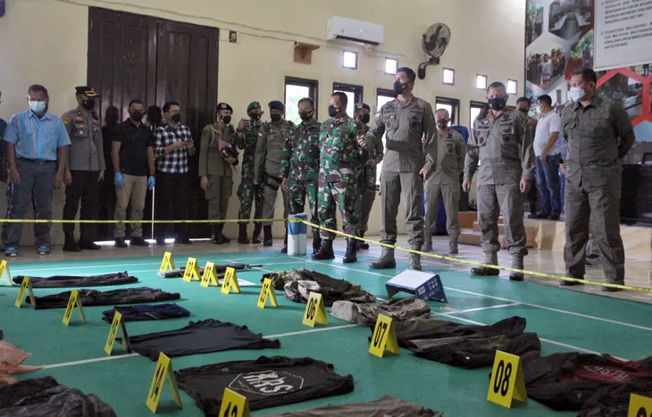 Indonesia tiêu diệt trùm khủng bố khét tiếng có liên hệ với IS và al-Qaeda - Ảnh 2. Indonesia tiêu diệt trùm khủng bố khét tiếng có liên hệ với IS và al-Qaeda - Ảnh 2.