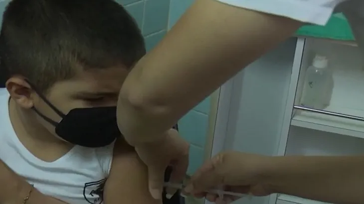 Tiêm vaccine cho trẻ em được nhiều nước trên thế giới triển khai - Ảnh 2. Tiêm vaccine cho trẻ em được nhiều nước trên thế giới triển khai - Ảnh 2.