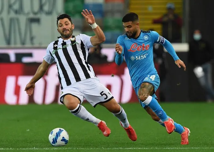 Thắng thuyết phục Udinese, Napoli vươn lên dẫn đầu Serie A - Ảnh 1. Thắng thuyết phục Udinese, Napoli vươn lên dẫn đầu Serie A - Ảnh 1.