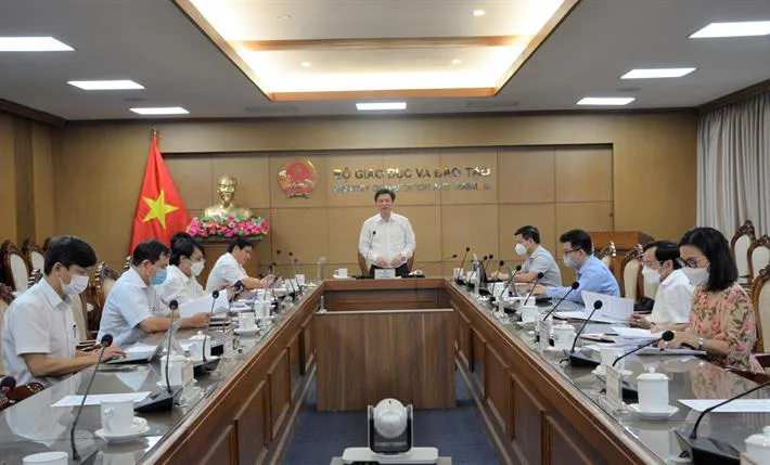 Gần 1 tháng triển khai năm học mới, Bộ GDĐT đánh giá tình hình dạy học ra sao? - Ảnh 1. Gần 1 tháng triển khai năm học mới, Bộ GDĐT đánh giá tình hình dạy học ra sao? - Ảnh 1.