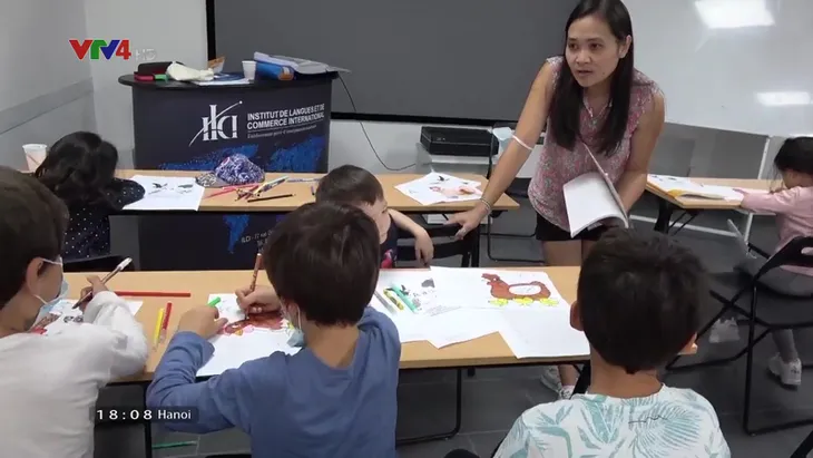 Khai giảng lớp tiếng Việt năm học mới cho trẻ em gốc Việt tại Pháp - Ảnh 1. Khai giảng lớp tiếng Việt năm học mới cho trẻ em gốc Việt tại Pháp - Ảnh 1.