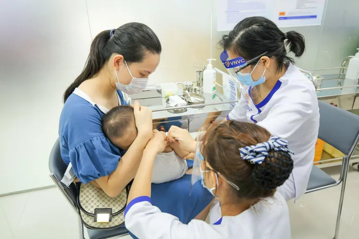 Cảnh báo nguy cơ bệnh truyền nhiễm gia tăng sau 100 ngày giãn cách - Ảnh 1. Cảnh báo nguy cơ bệnh truyền nhiễm gia tăng sau 100 ngày giãn cách - Ảnh 1.