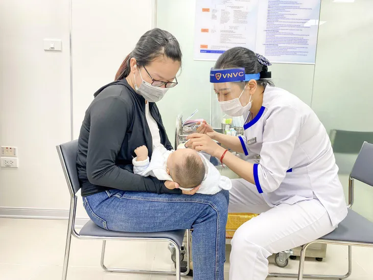 Cảnh báo nguy cơ bệnh truyền nhiễm gia tăng sau 100 ngày giãn cách - Ảnh 2. Cảnh báo nguy cơ bệnh truyền nhiễm gia tăng sau 100 ngày giãn cách - Ảnh 2.