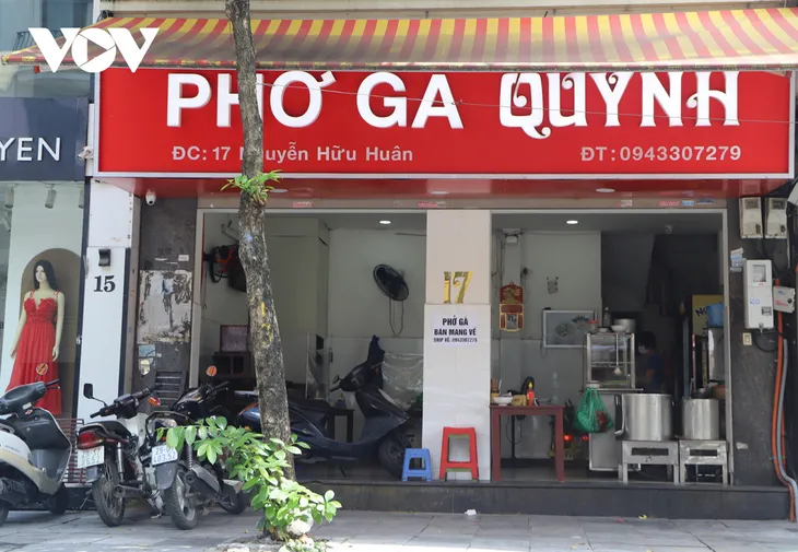 Mở cửa kinh doanh ở Hà Nội, nhiều người lo không đủ lãi để trả tiền thuê mặt bằng - Ảnh 4. Mở cửa kinh doanh ở Hà Nội, nhiều người lo không đủ lãi để trả tiền thuê mặt bằng - Ảnh 4.