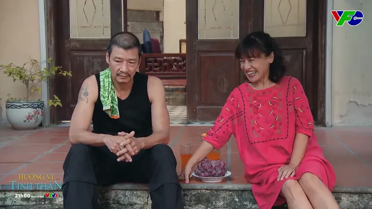 Hương vị tình thân phần 2 - Tập 40: Bà Bích vô duyên khiến ông Sinh sầm mặt khó chịu - Ảnh 3. Hương vị tình thân phần 2 - Tập 40: Bà Bích vô duyên khiến ông Sinh sầm mặt khó chịu - Ảnh 3.