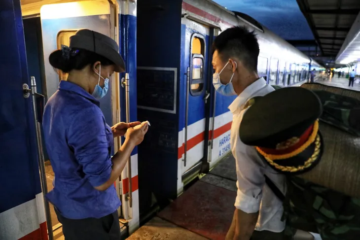 Đường sắt lên phương án chạy tàu sau dịch - Ảnh 1. Đường sắt lên phương án chạy tàu sau dịch - Ảnh 1.
