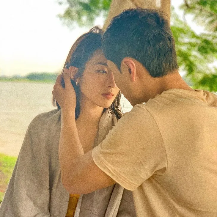 Khoảnh khắc đẹp như phim Hàn của Khả Ngân và Thanh Sơn - Ảnh 6. Khoảnh khắc đẹp như phim Hàn của Khả Ngân và Thanh Sơn - Ảnh 6.