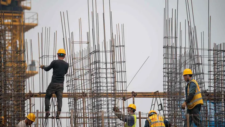 Công nhân xây dựng của Evergrande bị nợ lương nhiều tháng - Ảnh 1. Công nhân xây dựng của Evergrande bị nợ lương nhiều tháng - Ảnh 1.