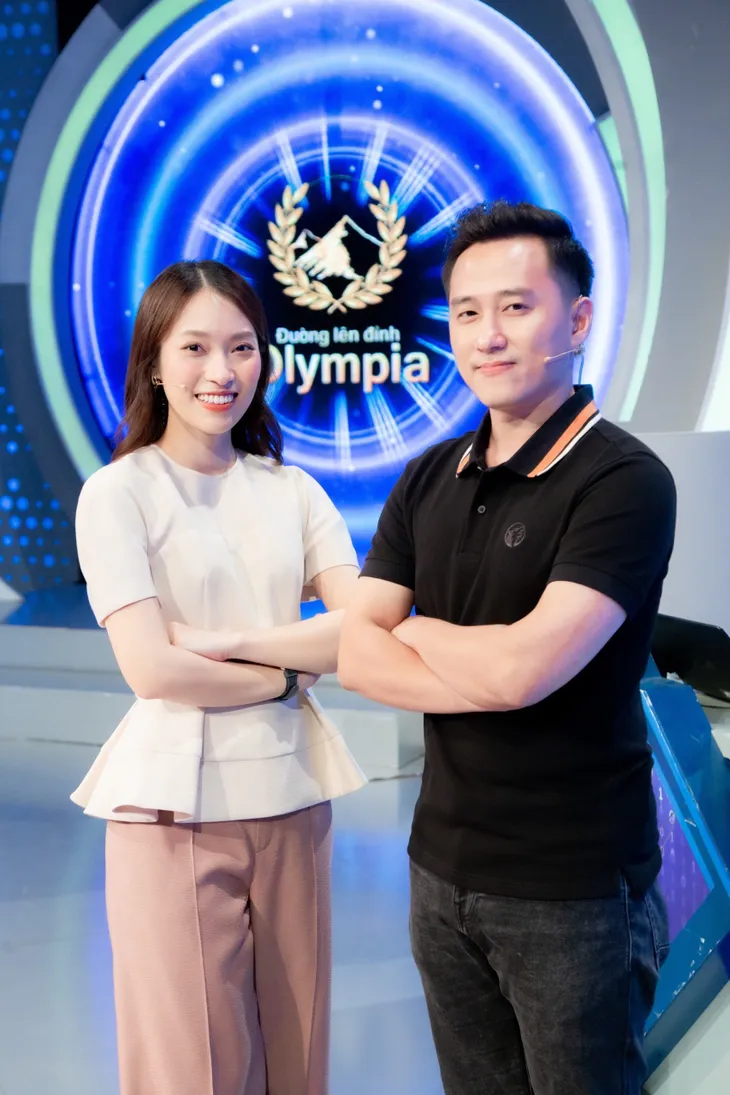 MC mới toanh của Đường lên đỉnh Olympia năm thứ 22 - Ảnh 2. MC mới toanh của Đường lên đỉnh Olympia năm thứ 22 - Ảnh 2.