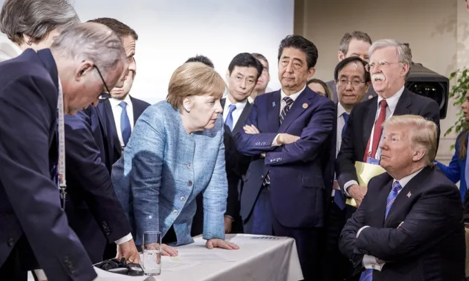 Bà Merkel trở thành Thủ tướng Đức đầu tiên rời nhiệm sở theo nguyện vọng cá nhân - Ảnh 3. Bà Merkel trở thành Thủ tướng Đức đầu tiên rời nhiệm sở theo nguyện vọng cá nhân - Ảnh 3.