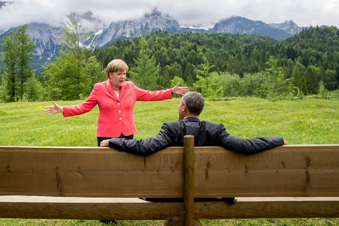 Bà Merkel trở thành Thủ tướng Đức đầu tiên rời nhiệm sở theo nguyện vọng cá nhân - Ảnh 2. Bà Merkel trở thành Thủ tướng Đức đầu tiên rời nhiệm sở theo nguyện vọng cá nhân - Ảnh 2.