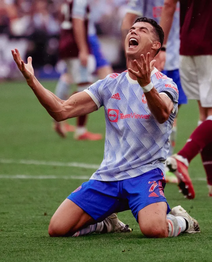 Trận Manchester United gặp Aston Villa phải đổi giờ thi đấu - Ảnh 2. Trận Manchester United gặp Aston Villa phải đổi giờ thi đấu - Ảnh 2.
