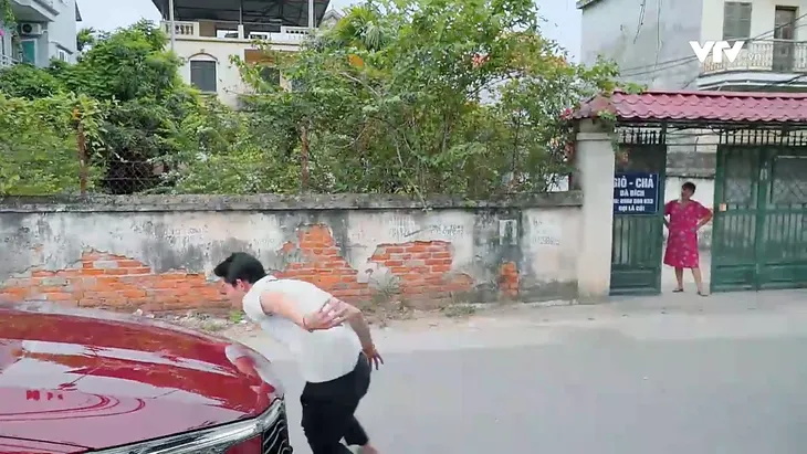 Hương vị tình thân phần 2 - Tập 42: Dũng - Diệp chính thức thành đôi, khó qua cửa bà Bích - Ảnh 5. Hương vị tình thân phần 2 - Tập 42: Dũng - Diệp chính thức thành đôi, khó qua cửa bà Bích - Ảnh 5.