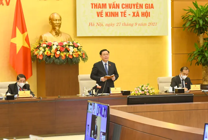 Chủ tịch Quốc hội: Tìm điểm cân bằng, tối ưu giữa y tế và kinh tế - xã hội trong bối cảnh dịch bệnh - Ảnh 2. Chủ tịch Quốc hội: Tìm điểm cân bằng, tối ưu giữa y tế và kinh tế - xã hội trong bối cảnh dịch bệnh - Ảnh 2.