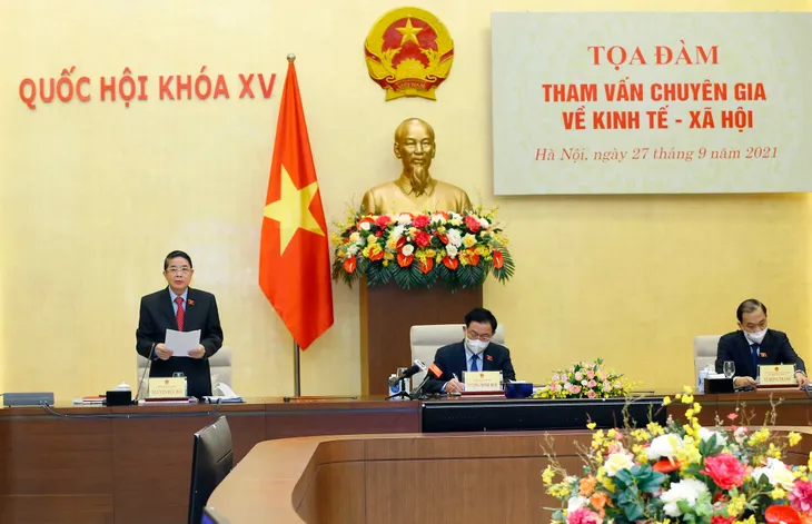 Chủ tịch Quốc hội Vương Đình Huệ chủ trì Tọa đàm tham vấn chuyên gia về kinh tế - xã hội - Ảnh 2. Chủ tịch Quốc hội Vương Đình Huệ chủ trì Tọa đàm tham vấn chuyên gia về kinh tế - xã hội - Ảnh 2.