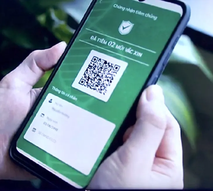 Cuộc sống đời thường sẽ đổi thay thế nào với thẻ xanh COVID? - Ảnh 1. Cuộc sống đời thường sẽ đổi thay thế nào với thẻ xanh COVID? - Ảnh 1.