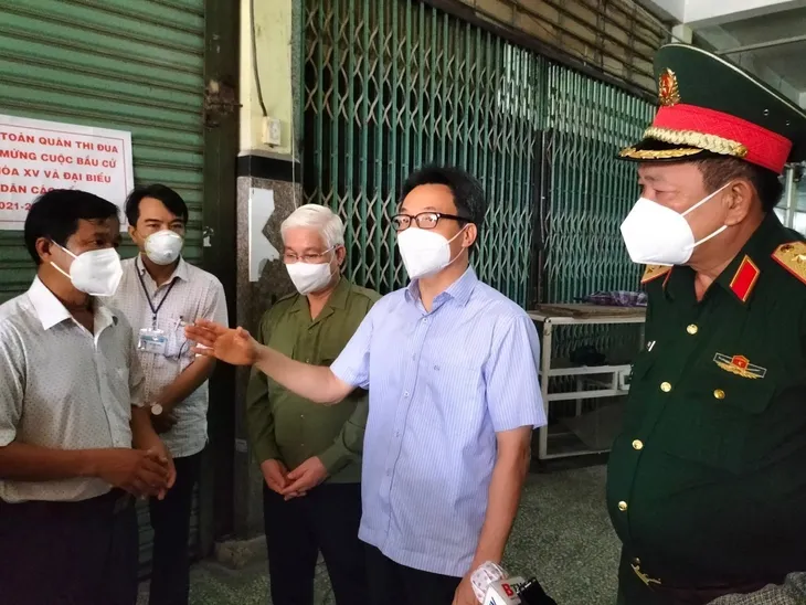 Phó Thủ tướng Vũ Đức Đam kiểm tra các khu nhà trọ công nhân điểm nóng tại Bình Dương - Ảnh 1. Phó Thủ tướng Vũ Đức Đam kiểm tra các khu nhà trọ công nhân điểm nóng tại Bình Dương - Ảnh 1.