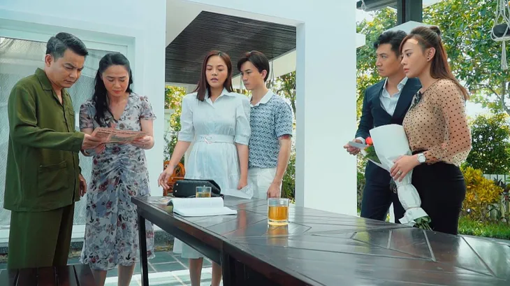 Hương vị tình thân phần 2 - Tập 45: Nam bàng hoàng biết ông Sinh giết bố đẻ Thy - Ảnh 5. Hương vị tình thân phần 2 - Tập 45: Nam bàng hoàng biết ông Sinh giết bố đẻ Thy - Ảnh 5.