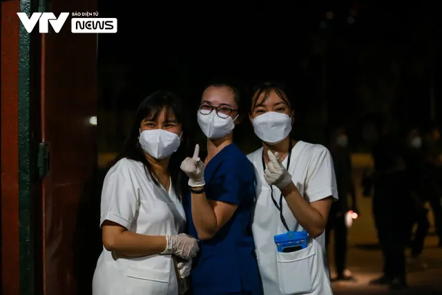 Hà Nội: Khoảnh khắc vui mừng dỡ phong tỏa ổ dịch ở phường Thanh Xuân Trung - Ảnh 7.
