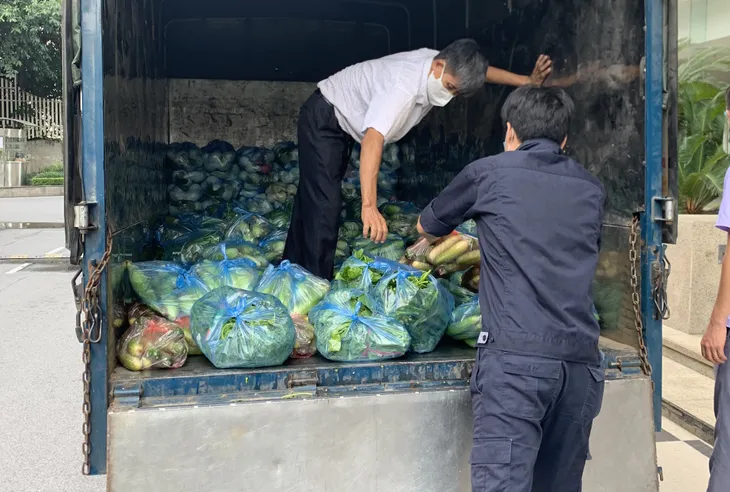 Hà Nội: Lập cầu nối tiêu thụ nông sản tại các khu chung cư - Ảnh 2. Hà Nội: Lập cầu nối tiêu thụ nông sản tại các khu chung cư - Ảnh 2.