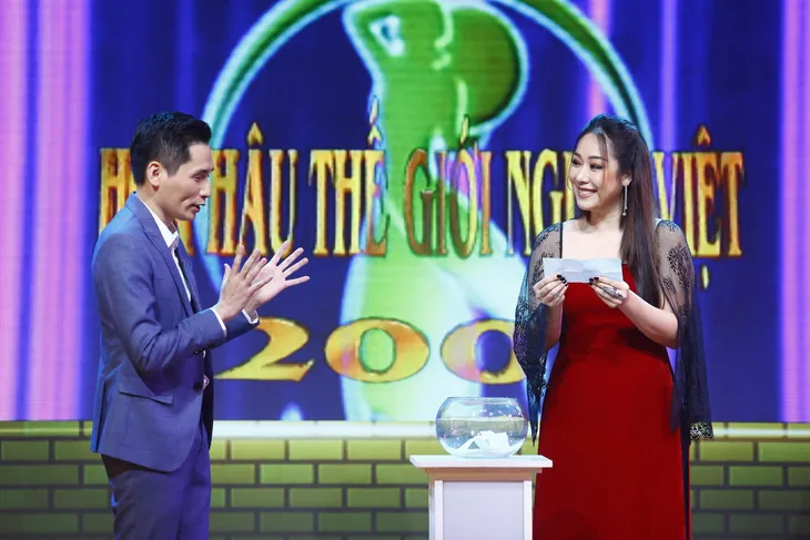 Hoa hậu Ngô Phương Lan suýt mất hình tượng trong Cuộc hẹn cuối tuần - Ảnh 3. Hoa hậu Ngô Phương Lan suýt mất hình tượng trong Cuộc hẹn cuối tuần - Ảnh 3.