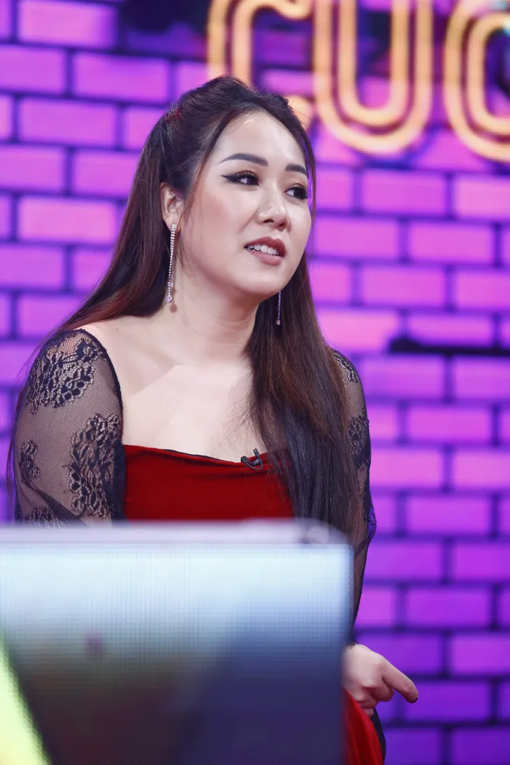 Hoa hậu Ngô Phương Lan suýt mất hình tượng trong Cuộc hẹn cuối tuần - Ảnh 2. Hoa hậu Ngô Phương Lan suýt mất hình tượng trong Cuộc hẹn cuối tuần - Ảnh 2.
