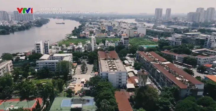 Chuyện ở thành phố thức - Tập 3: Mỗi người dân là một chiến sĩ trong cuộc chiến chống dịch COVID-19 - Ảnh 3. Chuyện ở thành phố thức - Tập 3: Mỗi người dân là một chiến sĩ trong cuộc chiến chống dịch COVID-19 - Ảnh 3.