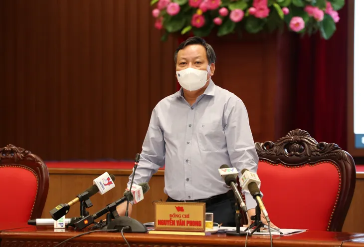 Hà Nội: Siết chặt hơn giãn cách trong nội thành, hạn chế tối đa người ra đường - Ảnh 1. Hà Nội: Siết chặt hơn giãn cách trong nội thành, hạn chế tối đa người ra đường - Ảnh 1.