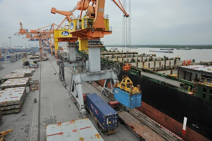 Năm 2021, kim ngạch xuất khẩu có thể đạt 313 tỷ USD - Ảnh 1. Năm 2021, kim ngạch xuất khẩu có thể đạt 313 tỷ USD - Ảnh 1.