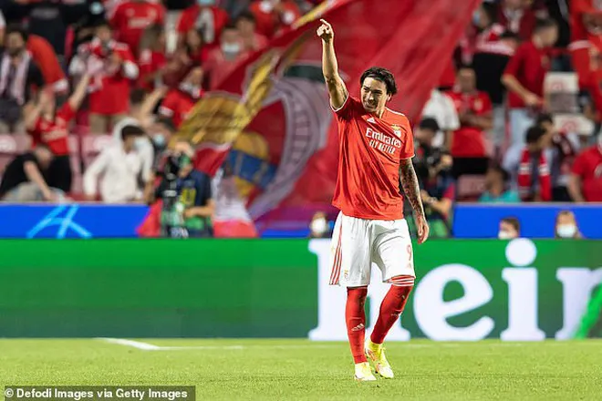 UEFA Champions League: Thua đậm Benfica, Barcelona nguy cơ dừng bước ngay vòng bảng - Ảnh 1. UEFA Champions League: Thua đậm Benfica, Barcelona nguy cơ dừng bước ngay vòng bảng - Ảnh 1.