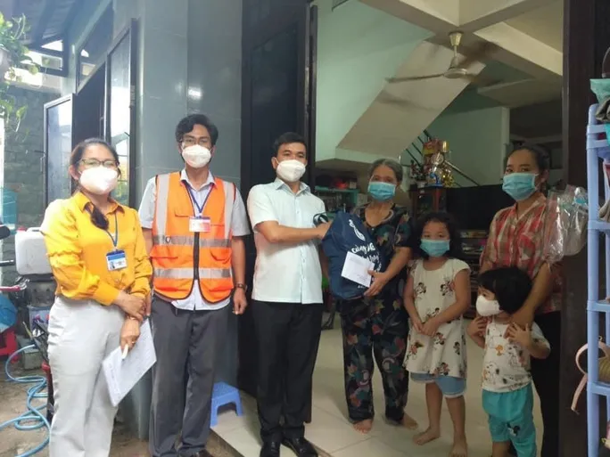 Chung tay chăm lo cho trẻ mồ côi do đại dịch COVID-19 - Ảnh 1. Chung tay chăm lo cho trẻ mồ côi do đại dịch COVID-19 - Ảnh 1.