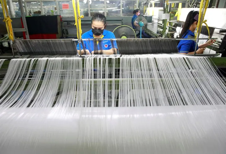Thái Lan chế tạo đồ bảo vệ chống COVID-19 từ vỏ chai nhựa - Ảnh 5. Thái Lan chế tạo đồ bảo vệ chống COVID-19 từ vỏ chai nhựa - Ảnh 5.