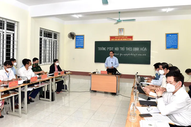 Thủ tướng: Tạo điều kiện học tập tốt nhất cho con em đồng bào các dân tộc - Ảnh 3. Thủ tướng: Tạo điều kiện học tập tốt nhất cho con em đồng bào các dân tộc - Ảnh 3.