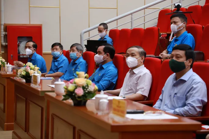 Mỗi công đoàn cơ sở là một pháo đài, là mái nhà bình yên - Ảnh 2. Mỗi công đoàn cơ sở là một pháo đài, là mái nhà bình yên - Ảnh 2.