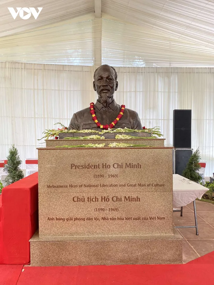 Trang trọng tổ chức lễ đặt tượng Chủ tịch Hồ Chí Minh tại Ấn Độ - Ảnh 1. Trang trọng tổ chức lễ đặt tượng Chủ tịch Hồ Chí Minh tại Ấn Độ - Ảnh 1.