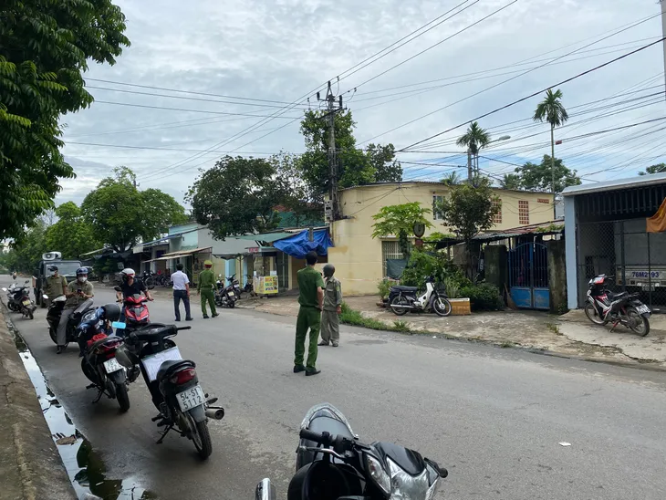 Quảng Ngãi phát hiện ổ dịch COVID-19 mới, phong tỏa KCN Quảng Phú để xét nghiệm toàn bộ công nhân - Ảnh 1. Quảng Ngãi phát hiện ổ dịch COVID-19 mới, phong tỏa KCN Quảng Phú để xét nghiệm toàn bộ công nhân - Ảnh 1.