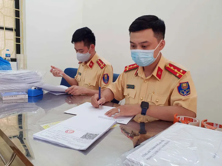 Từ ngày 8/9, Hà Nội kiểm tra Giấy đi đường theo mẫu mới - Ảnh 6. Từ ngày 8/9, Hà Nội kiểm tra Giấy đi đường theo mẫu mới - Ảnh 6.