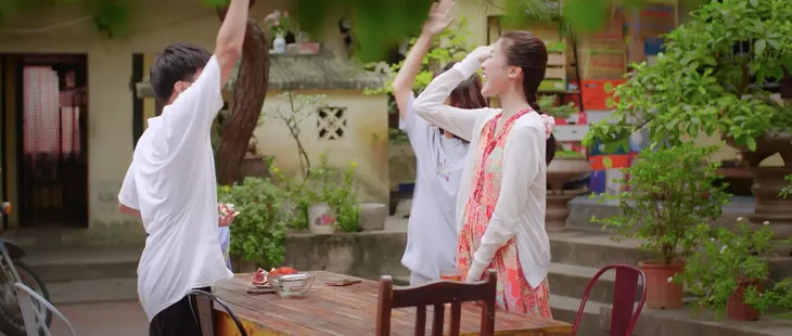 11 tháng 5 ngày - Tập 18: Cưỡng bức Nhi, Dũng “ăn” liên hoàn đấm, Thục Anh gieo mình tự tử - Ảnh 13. 11 tháng 5 ngày - Tập 18: Cưỡng bức Nhi, Dũng “ăn” liên hoàn đấm, Thục Anh gieo mình tự tử - Ảnh 13.